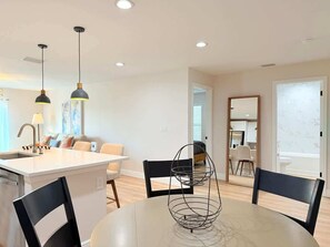 Dining - Relax & Unwind: 3BR Port Charlotte Coastal Escape (Port Charlotte)