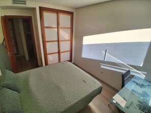 Iron/ironing board, free WiFi, bed sheets, wheelchair access - Vrbo Property (València)