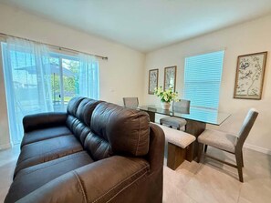 TV, offices - Tamarack Magic 3/2 Luxury & Magic Near Disney (Davenport)