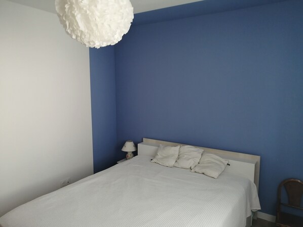Wifi gratis y ropa de cama