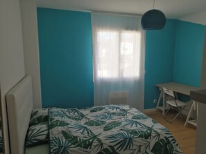 Wifi gratis y ropa de cama