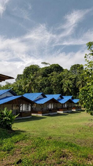Exterior - Cocoloco's Logde (Bahia Solano)