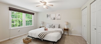 5BR - Sleeps 12 Near DC, MGM, National Harbor, Gaylord, Navy Yard