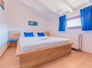 Huvila (Rustic Haven Villa with swimming pool) | 3 makuuhuonetta, vauvansängyt