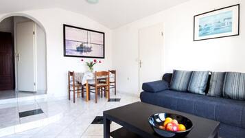 Căn hộ (One Bedroom Apartment with big Balcon) | Nội thất