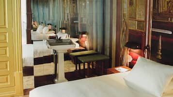 Comfort Room, Courtyard View | In-room safe, free WiFi