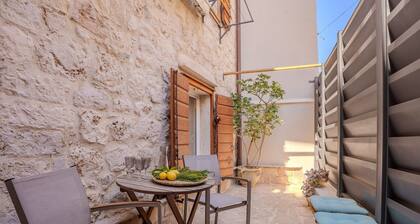 Studio Apartment with Terrace