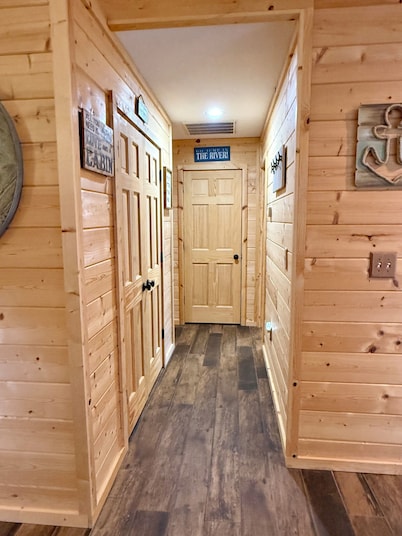 Lakeside Cabin at Deer Run by Stay Current River