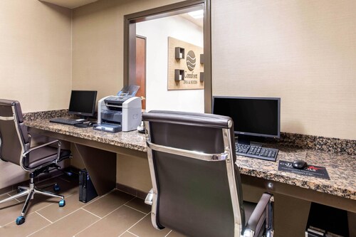 Comfort Suites