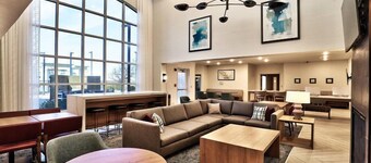 1BR Suite w/ Hot Breakfast, Outdoor Pool & BBQ
