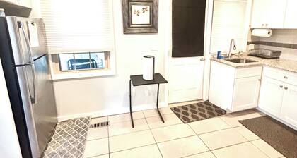 Cozy Pet Friendly House in a Quiet Neighborhood Outside the City of Wilmington