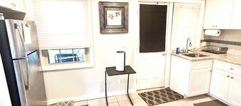 Cozy Pet Friendly House in a Quiet Neighborhood Outside the City of Wilmington