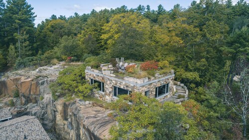 7 bed 12 bath cottage on Lake Muskoka