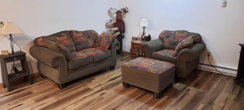 Cozy 1-bedroom apartment in serene Grand Marais. Sleeps 4