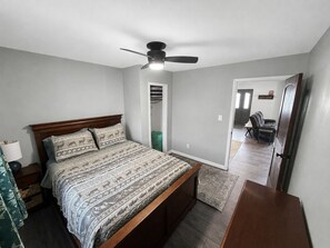 3 bedrooms, desk, free WiFi, bed sheets