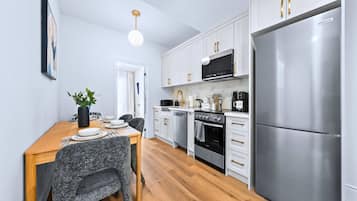 Studio (1 Bedroom) | Interior