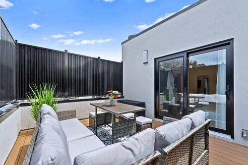 The Gerrard Riverdale Group Stay With Patio