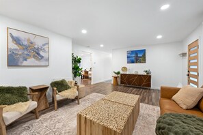 Lobby - Modern Mid-Century Close to Lake, Silverwood, Central to everything CDA offers! (Coeur d'Alene)