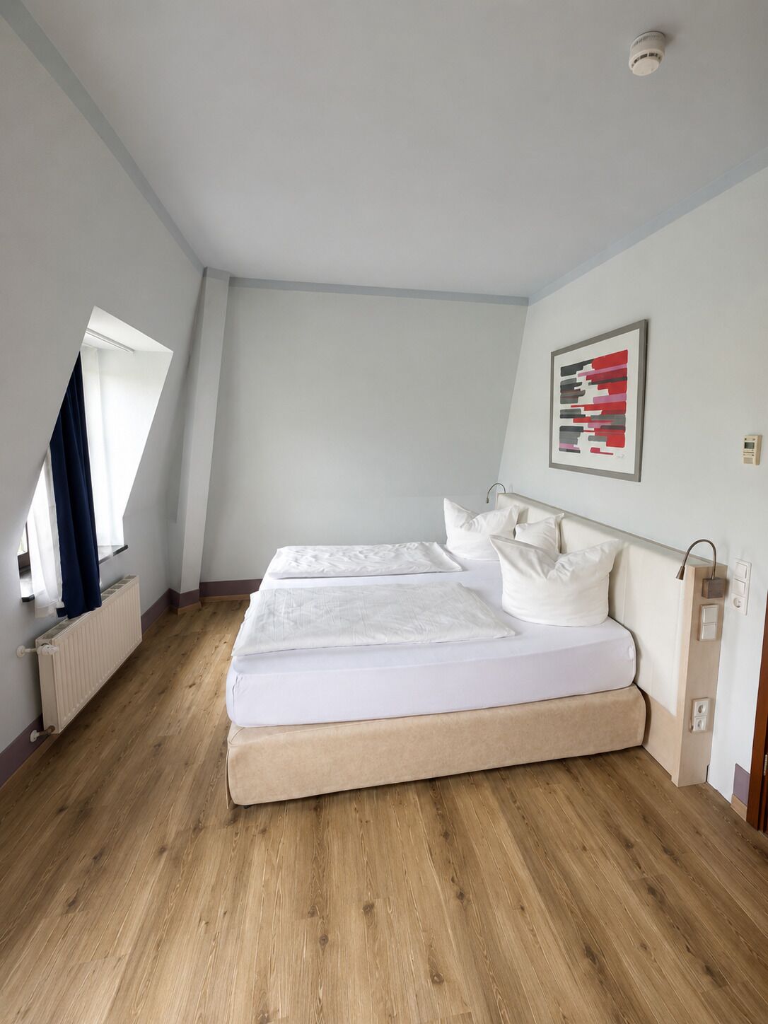 Basic-Doppelzimmer, Stadtblick | Schreibtisch, laptopgeeigneter Arbeitsplatz, kostenloses WLAN