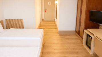 Superior-Doppelzimmer | Schreibtisch, laptopgeeigneter Arbeitsplatz, kostenloses WLAN