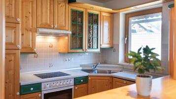 Appartamento Luxury, balcone, vista giardino | Cucina privata