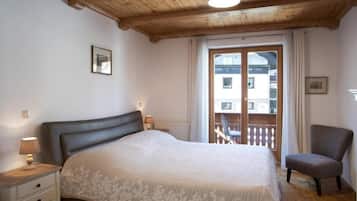 Luksus-lejlighed - balkon - udsigt til have | Pengeskab på værelset, mørklægningsgardiner, lydisolering