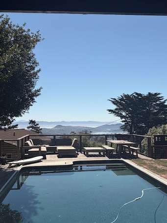 Pool. Beautiful Home in Muir Woods - Pool, Forest, Stunning Views