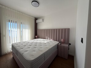 Ferros/tábuas de passar roupa, Wi-Fi, roupa de cama