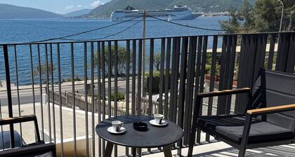Seafront apartment in pleasant Donja Lastva