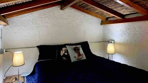 Cabin, 2 Bedrooms, Smoking, Balcony