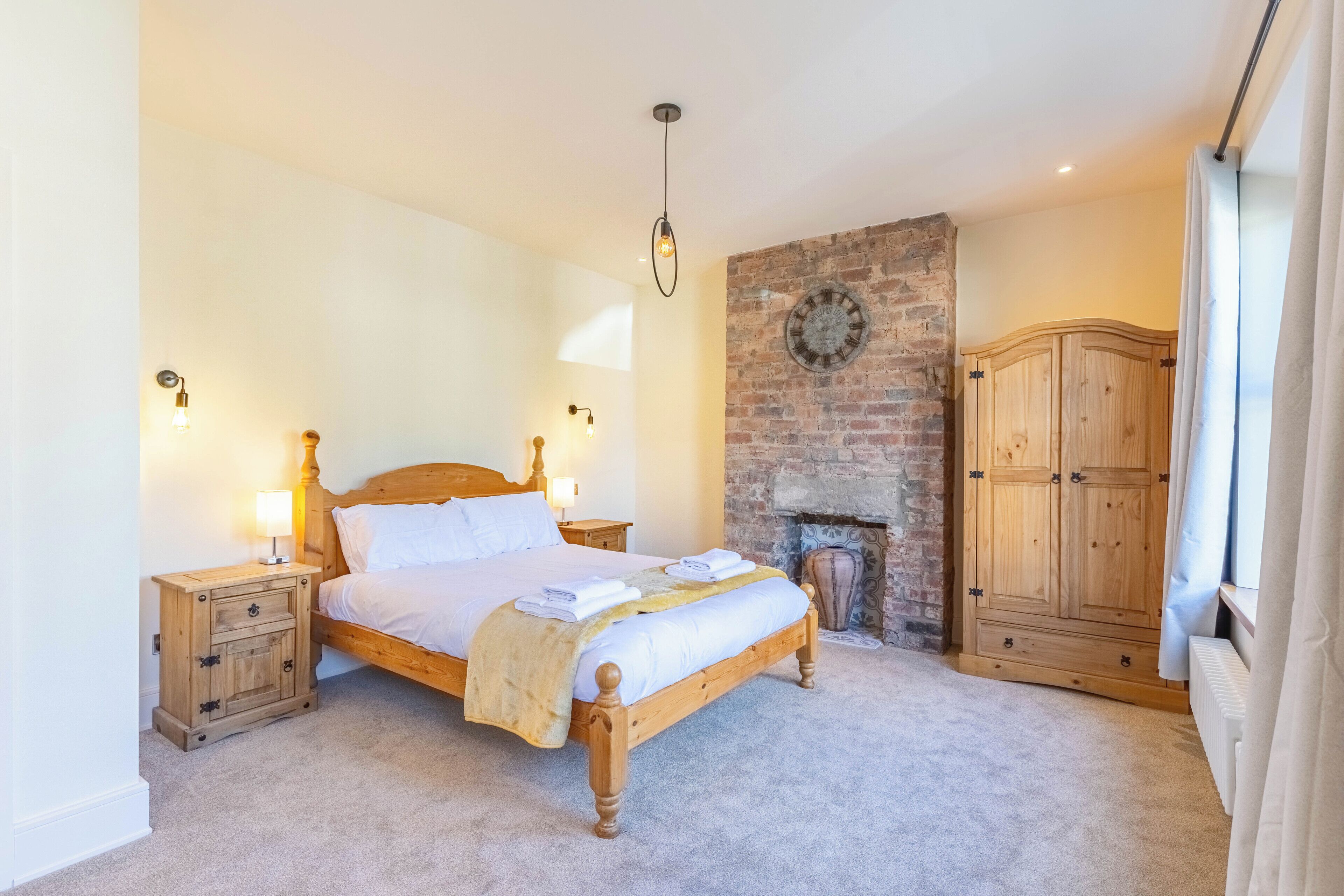 4 bedrooms, free WiFi, bed sheets