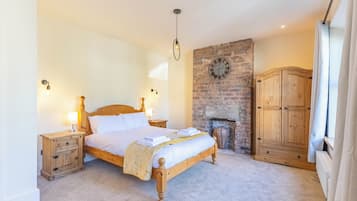 4 bedrooms, free WiFi, bed sheets
