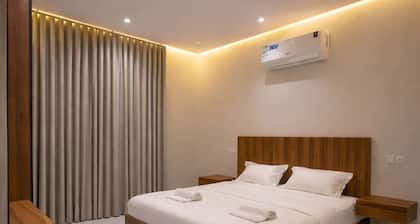 Spacious 4-bedroom apartment in fantastic Madinah with AC