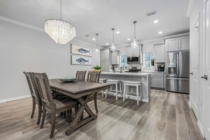 Dining - Charming 2-bedroom townhome in Gated Lost Key, across the street from the Gulf. (Pensacola)