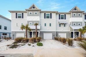 Exterior - Charming 2-bedroom townhome in Gated Lost Key, across the street from the Gulf. (Pensacola)