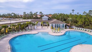 Outdoor pool - Charming 2-bedroom townhome in Gated Lost Key, across the street from the Gulf. (Pensacola)