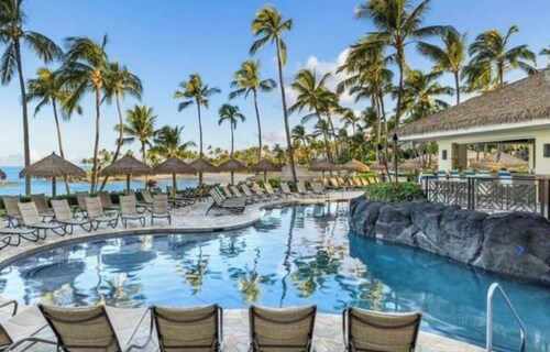 2-bedroom tower in peaceful Kapolei with AC and fitness room partial ocean view.