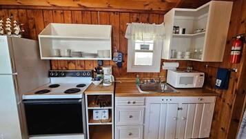 Kaffetrakter/tekoker, kjøleskap, mikrobølgeovn og ovn