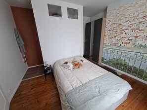 4 soverom, internettilgang og sengetøy