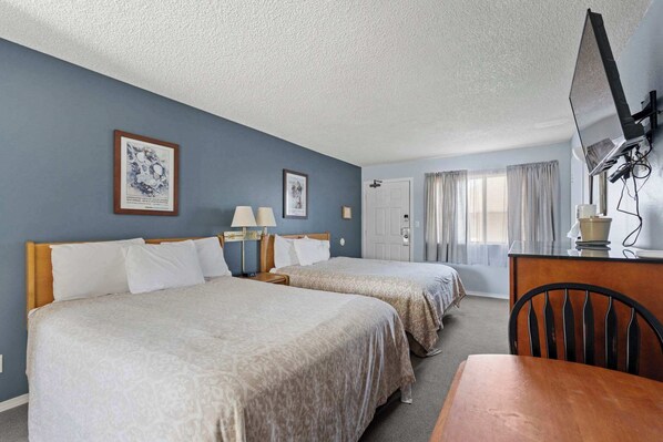 Welcome to Unit 105 - Pet Friendly Studio for 4! Pool and Hot Tub! (Ocean Shores)