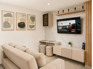 Deluxe Apartment, City View | Blackout curtains, iron/ironing board, free WiFi - Apartaestudio Luxury cerca al Poblado (Sabaneta)