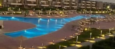 室外泳池
