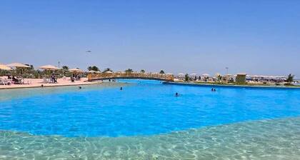 Perfect 5-bedroom chalet with AC in peaceful Suez Governorate