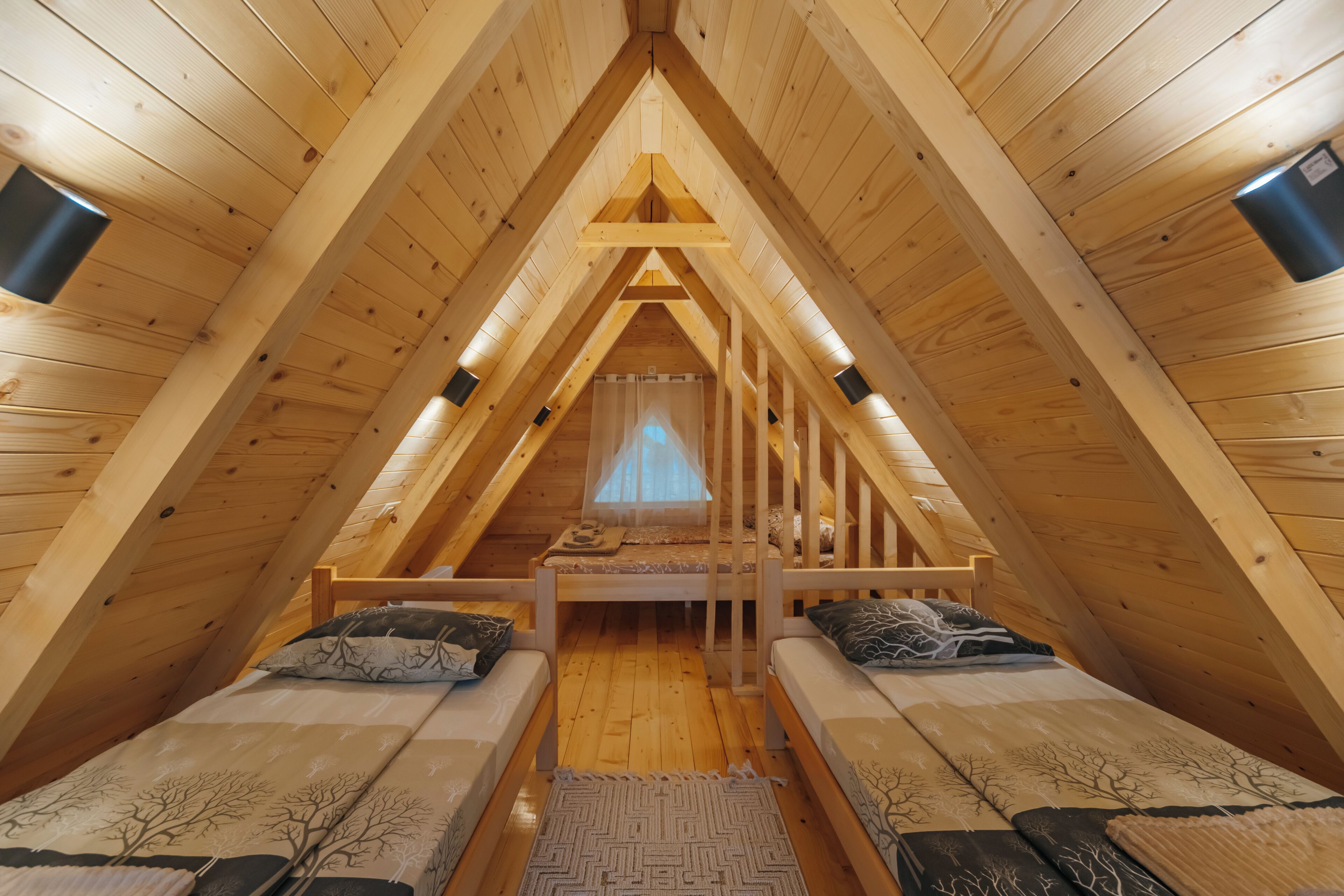 WiFi, bed sheets