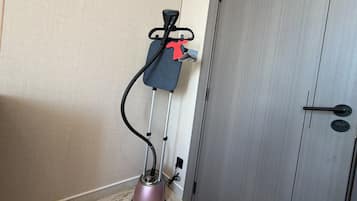 Apartment, 1 Bedroom, Accessible, Smoking | Fitness facility