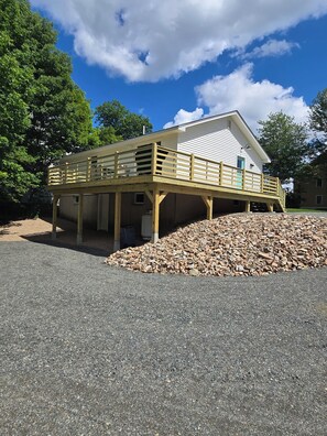 Exterior - 3BR near Acadia & Bar Harbor sleeps 8 - AC - WiFi - Deck (Ellsworth)
