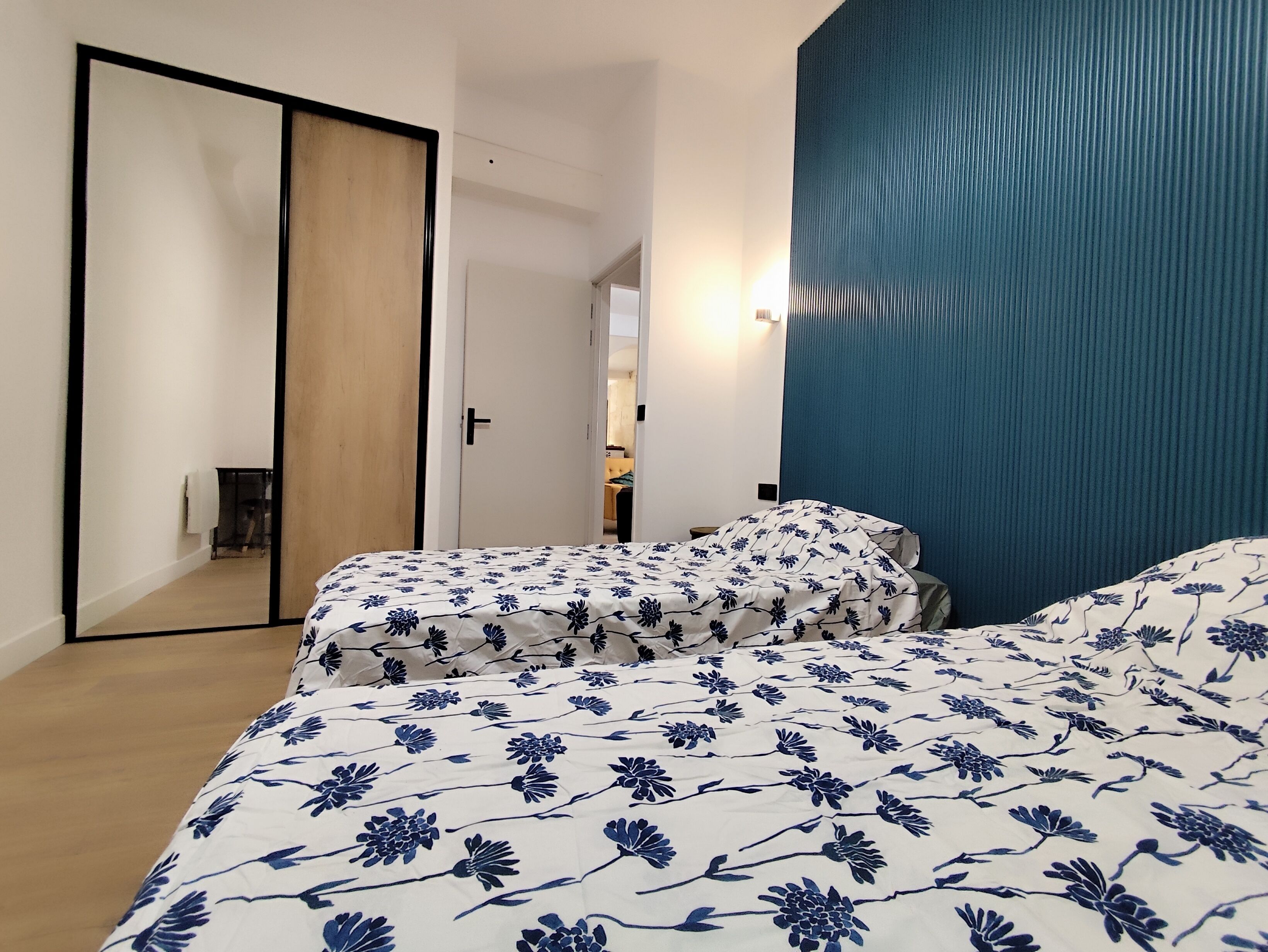 Iron/ironing board, WiFi, bed sheets