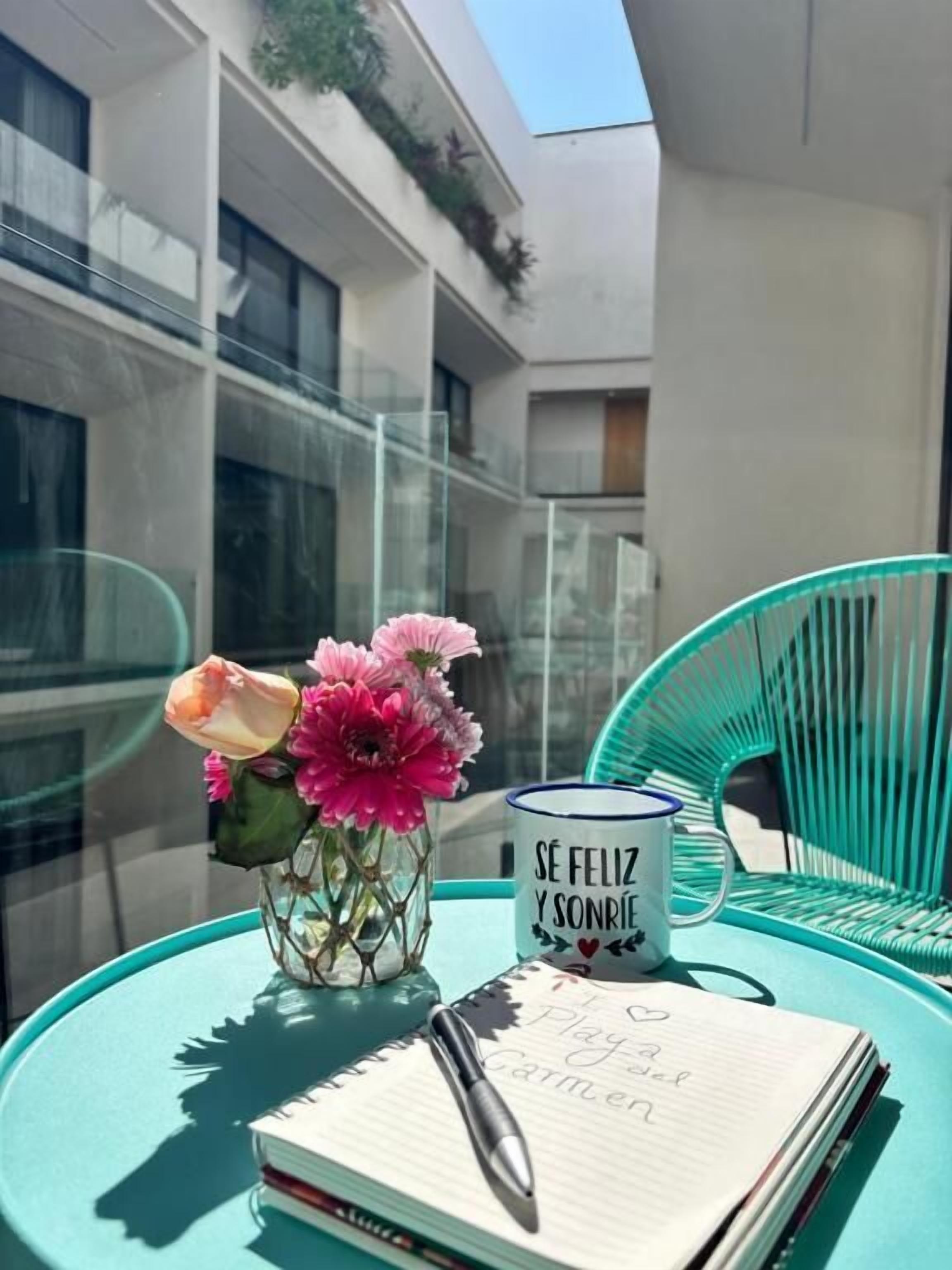 Deluxe-Studio, Balkon, Poolblick | Terrasse/Patio