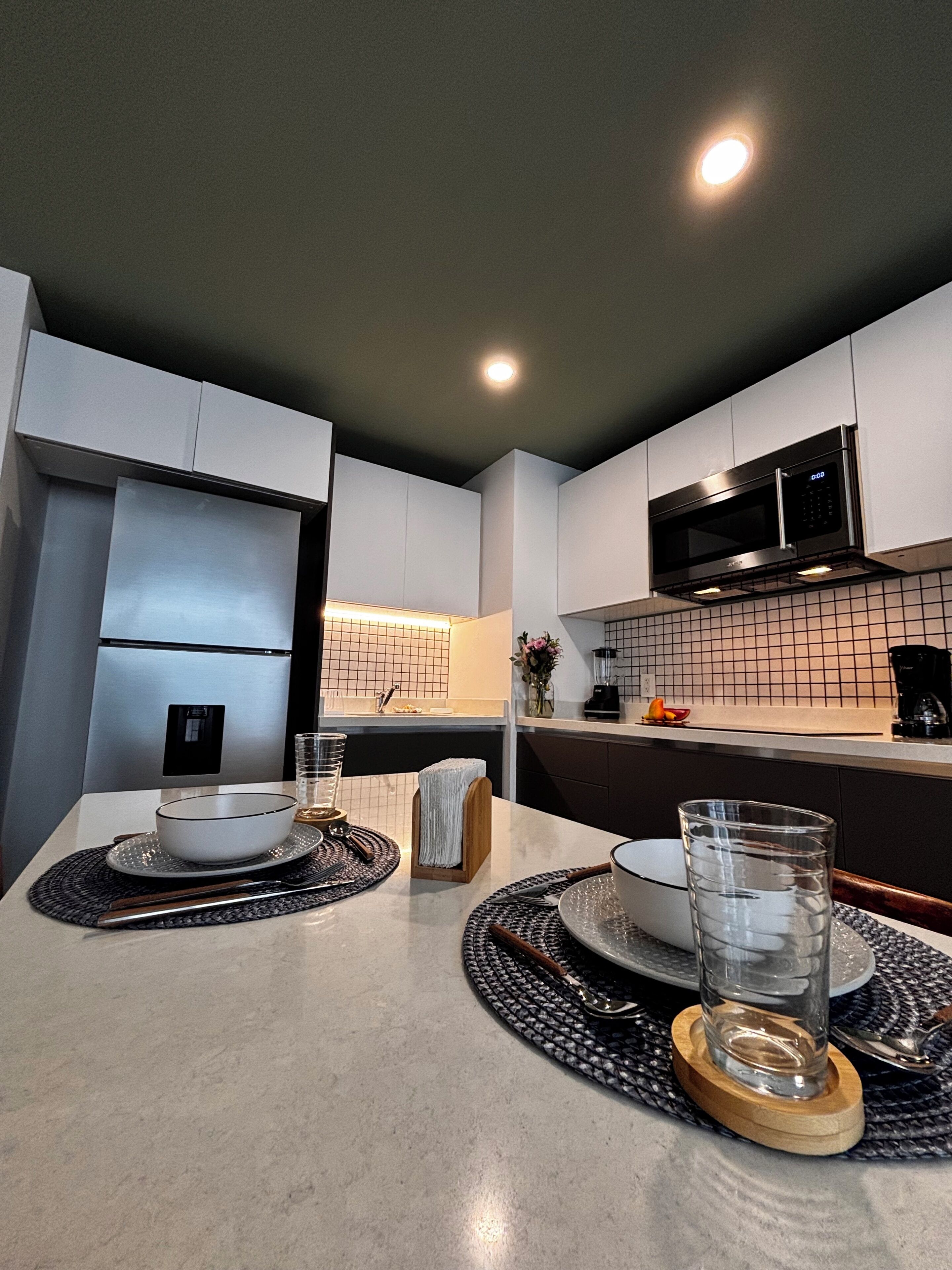 Deluxe-Studio, Balkon, Poolblick | Eigene Küche