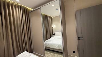 2 bedrooms